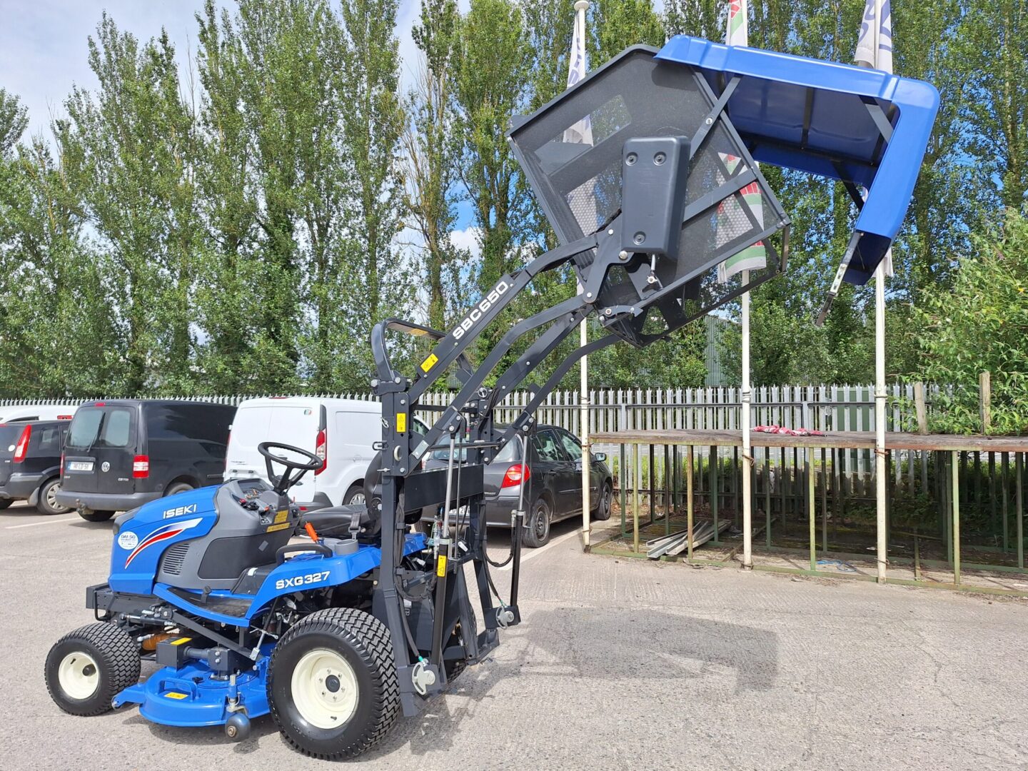 Iseki 327 High Dump Mower Demo