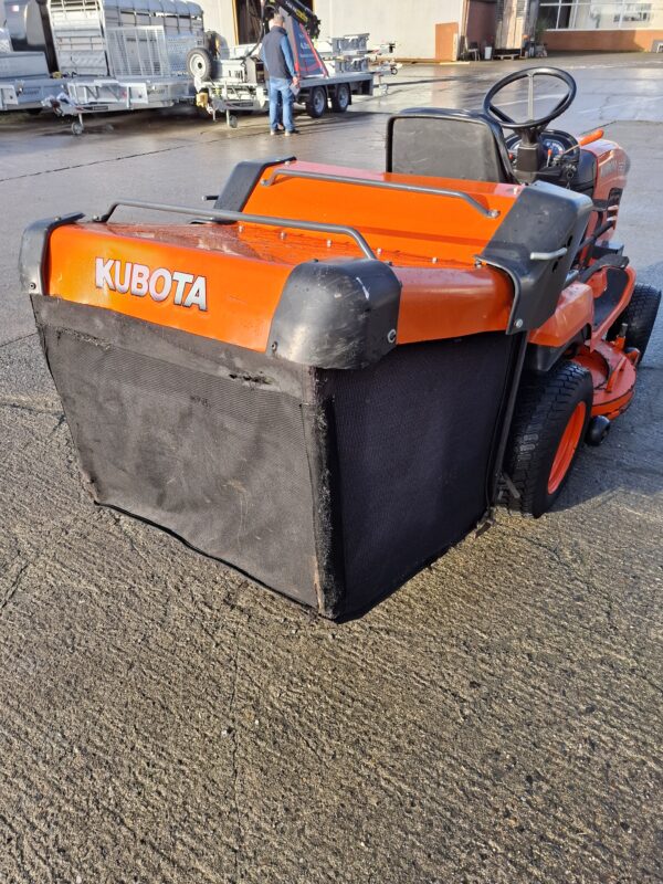 Kubota G23 Low Dump Diesel Mower - Image 7