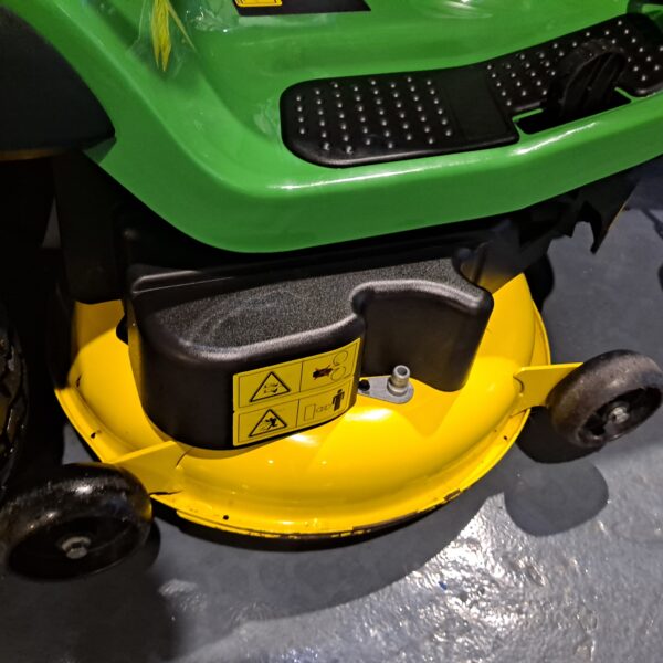 John Deere X155R Ride On Mower - Image 6